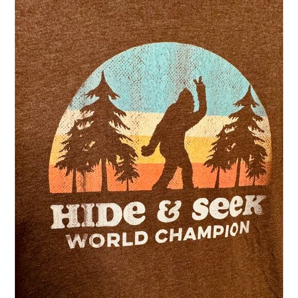 Unisex Size S Big Foot Sasquatch Short Sleeve Hide and Seek Distressed T-shirt - Picture 2 of 5